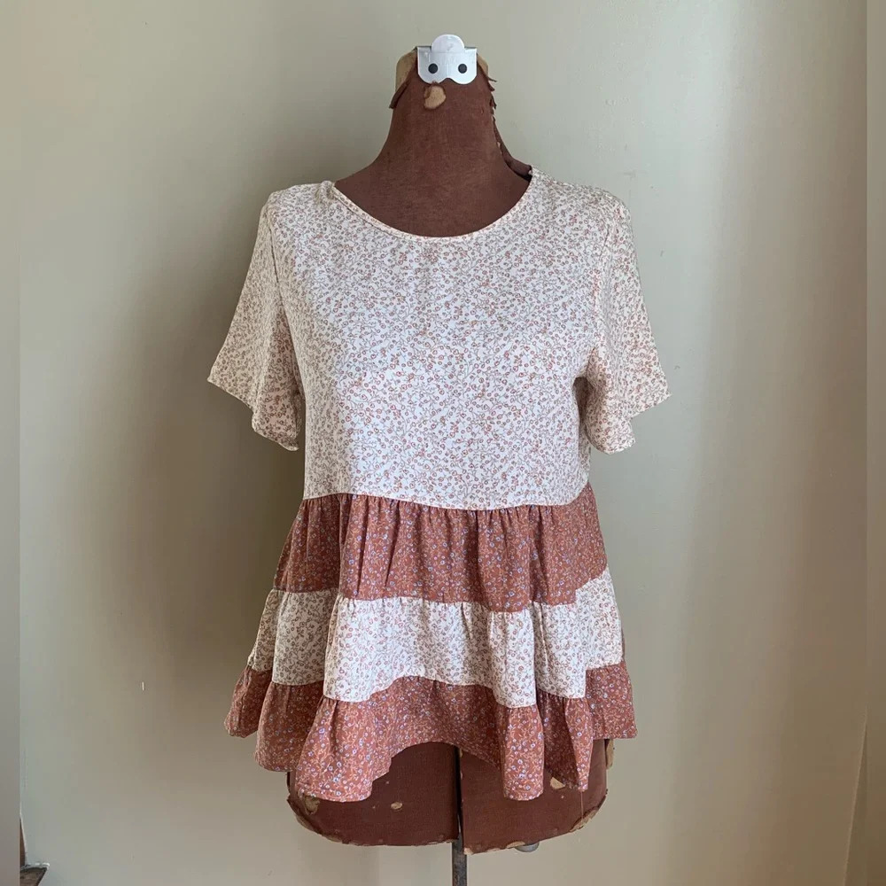 Paper Crane Cream and Rust Floral Tiered Short Sleeve Blouse